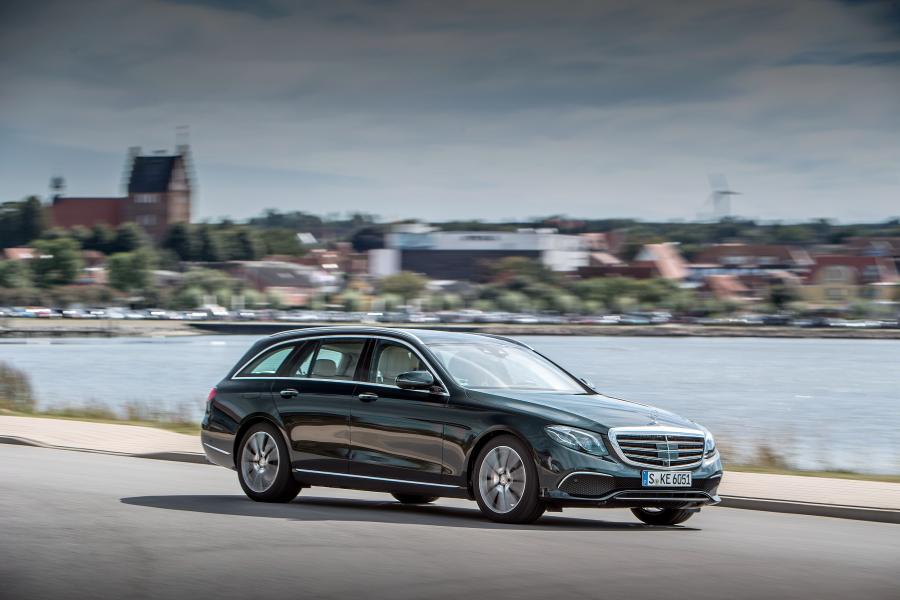  Mercedes-Benz E250 Exclusive Line Estate 2016 года  (фото 6 из 19)